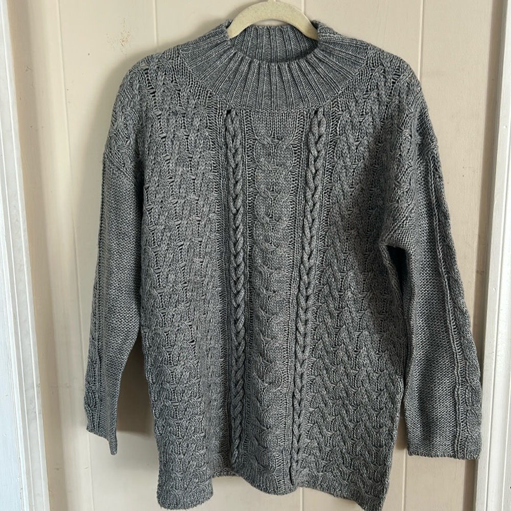 Papillon NWT Grey Cable Knit Sweater